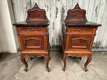 Comodini in legno e ripiano in marmo