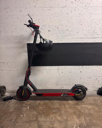 Xiaomi Mi Electric Scooter Pro
