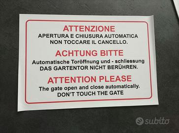 Adesivo chiusura cancello automatico