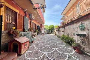 PORZIONE DI TRIFAMILIARE A MUGNANO DI NAPOLI