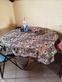 Tavolo rotondo vintage con 6 sedie