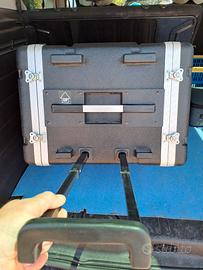 FLIGHT CASE CON RUOTE