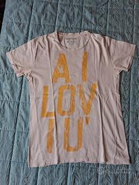 T-shirt da uomo in buono stato.