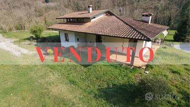 Villa di 349 m² con più di 5 locali e box auto a S