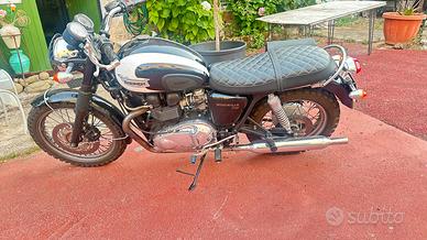 Trinunph bonneville T100