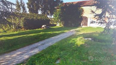 Rustico / Casale di 750 m² con più di 5 locali a C