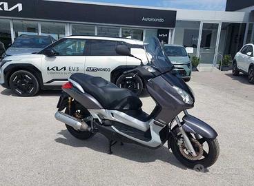 Yamaha XMAX 250