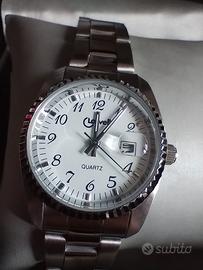 Orologio da polso in acciaio e quadrante bianco