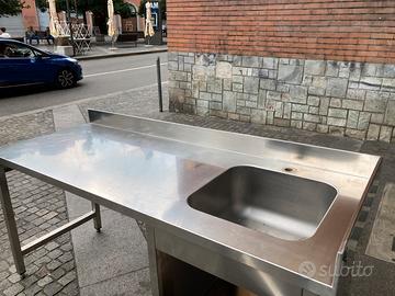 Lavello acciaio inox con sgocciolatoio a sinistra