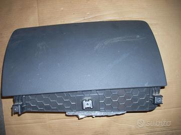 CASSETTO PORTAOGGETTI AUDI Q7