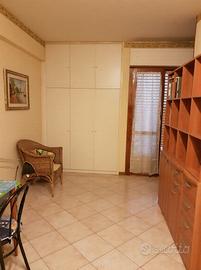 Pomezia monolocale con posto auto