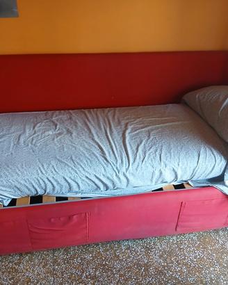 Letto con sotto-letto estraibile per ospiti