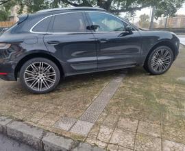 PORSCHE Macan - 2014
