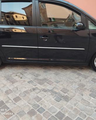 Touran Metano/Benz cc2000 Anno 1^ imm.2010. 