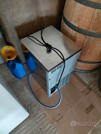 macchina per ghiaccio