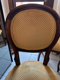 Tavolo in legno massello con cassetto