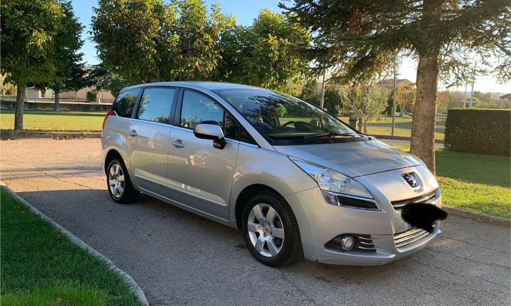 Peugeot 7 posti