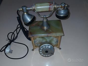 Telefono vintage in onice placcato oro