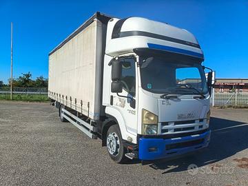 Isuzu F12-240 centina e telo - 2011