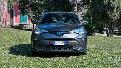 Toyota C-HR 1.8 Hybrid E-CVT Lounge PERFETTA leggi