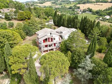 Casa indipendente con parco privato