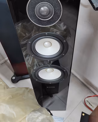 Yamaha NS 700 Audio aigh res