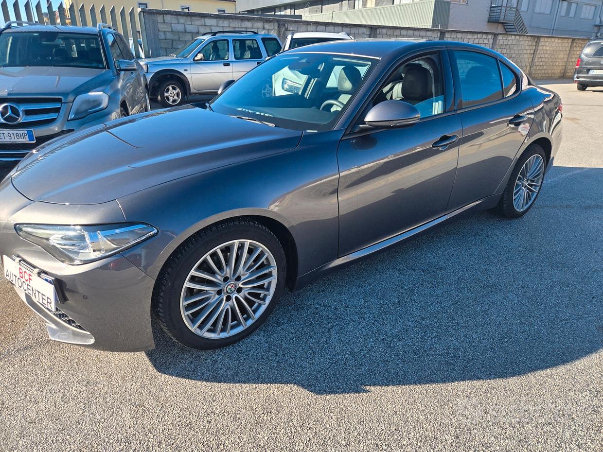 Alfa Romeo Giulia (2016)