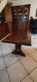 Tavolo in legno massello allungabile 