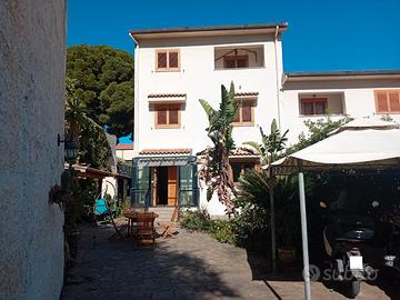 Zona Calatafimi - Mezzomonreale - Villa a schiera