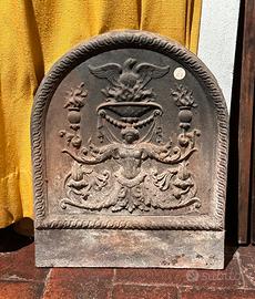 Antica piastra da camino in ghisa