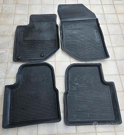 Tappetini originali Peugeot 2008 in gomma (vasca)