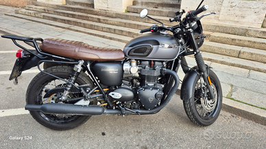 Triumph bonneville t120 black