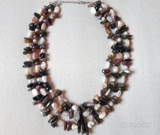 Collana a tre fili pietre dure e perle di fiume