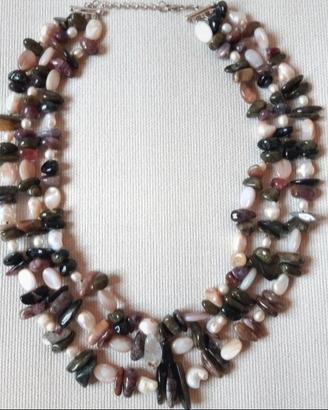 Collana a tre fili pietre dure e perle di fiume