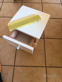 Mobiletto bianco