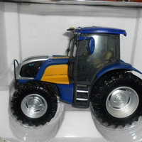 modellino TRATTORE NEW HOLLAND HYDROGEN 1:32