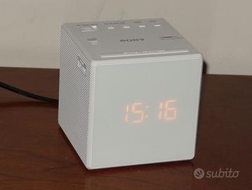 Cubo Radiosveglia Sony ICF-C1 praticamente nuova