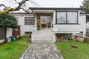 Villa a schiera di testa con box e terrazzo!