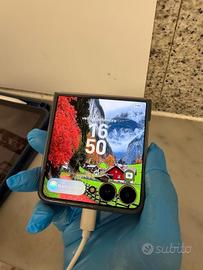 Samsung z flip 8 