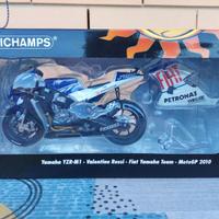 Yamaha YZR-M1 MotoGP 1:12 Valentino Rossi n°46