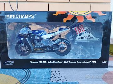 Yamaha YZR-M1 MotoGP 1:12 Valentino Rossi n°46