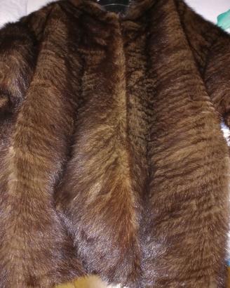 pelliccia pari al nuovo