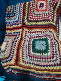 coperta ricamata a mano