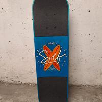 Skateboard Surf Waves dipinto a mano. 