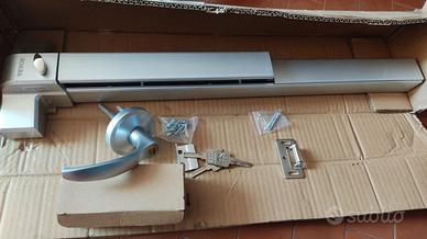 Maniglia con serratura antipanico