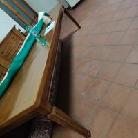 tavolo con prolunghe e 12 sedie con cuscini 