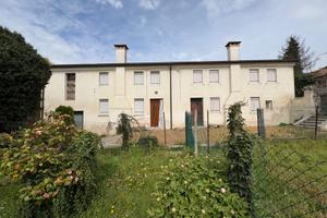 Ampia Casa Indipendente con grande giardino