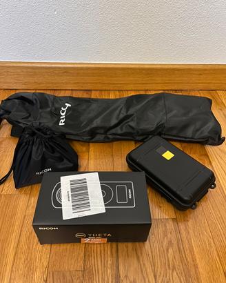Fotocamera Ricoh Theta Z1 NUOVA con accessori