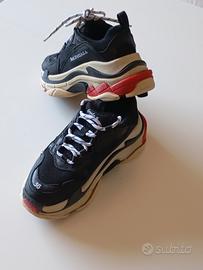 Balenciaga triple S nere