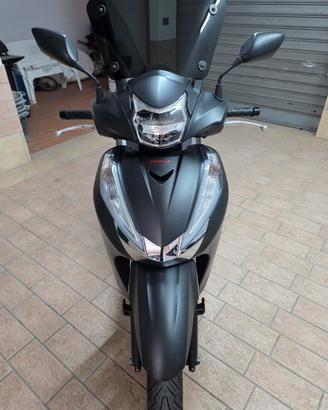 Honda SH 300 
